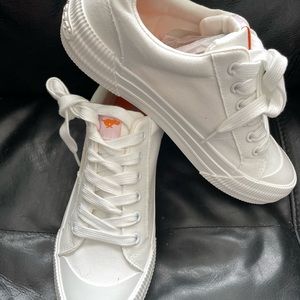 SOLD New Canvas Sneakers 8.5 White Rocket Dog